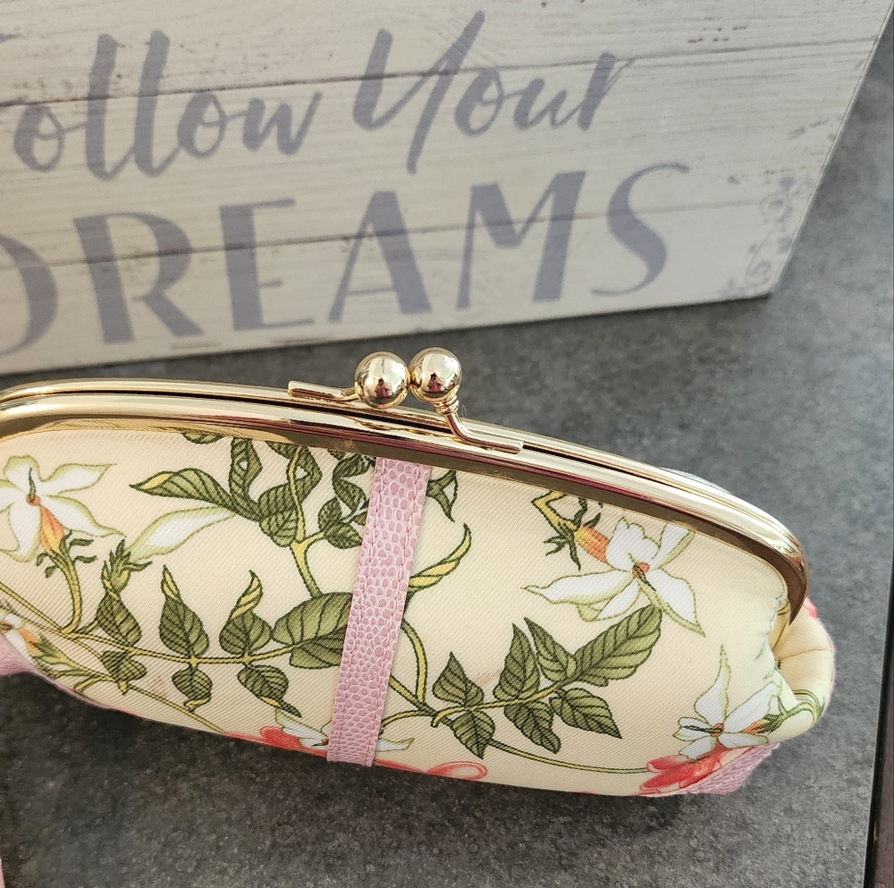 Joan Rivers beauty cosmetic clutch bag